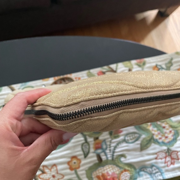 Henri Bendel 712 Gold Chain Link bag - Picture 4 of 10